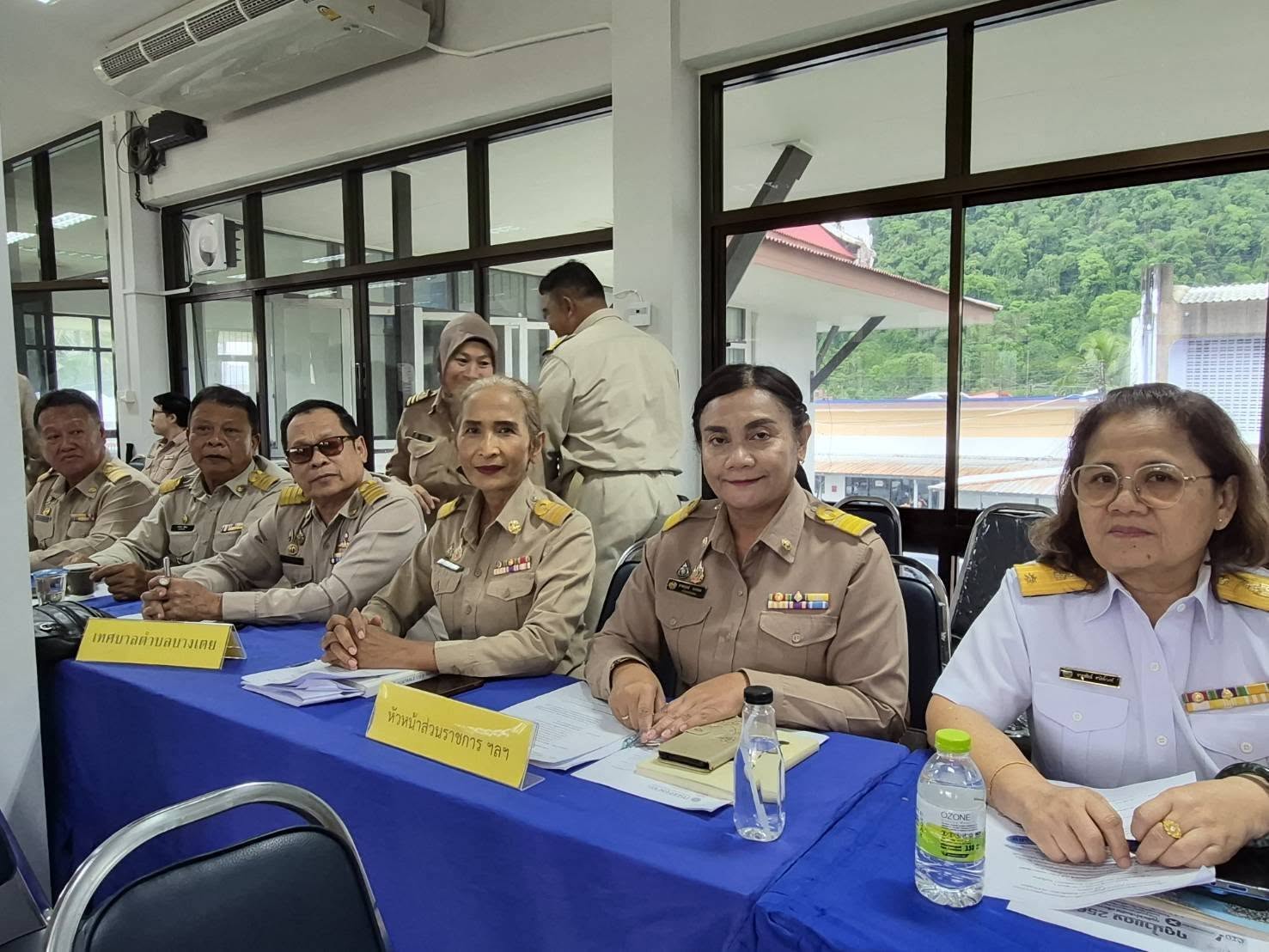 พช.เมืองพังงา แจ้งความก้าวหน้าการดำเนินงานพัฒนาชุมชน ในการประชุมคณะกรรมการบริหารงานอำเภอแบบบูรณาการ (กบอ.) ประจำเดือน